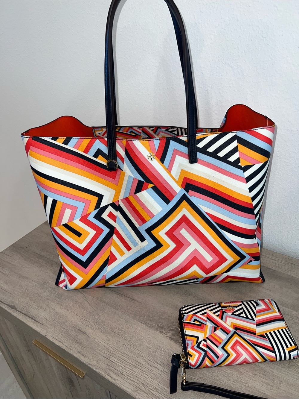 Tory Burch Multicolor Geometric Tote Bag with Wristlet - Bold Pattern